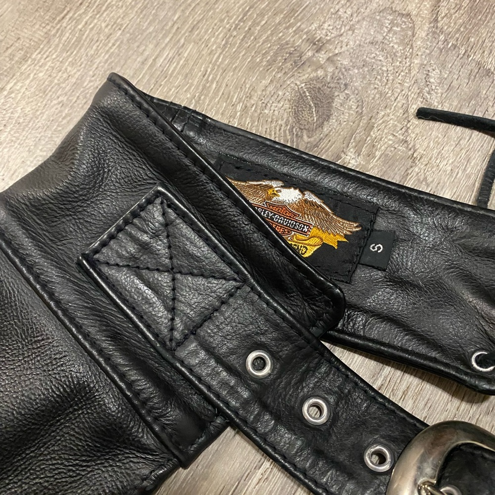 Harley-Davidson Leather Riding Chaps | Belted | Raw Hem | Black Motorcycle Gear - Picture 4 of 7